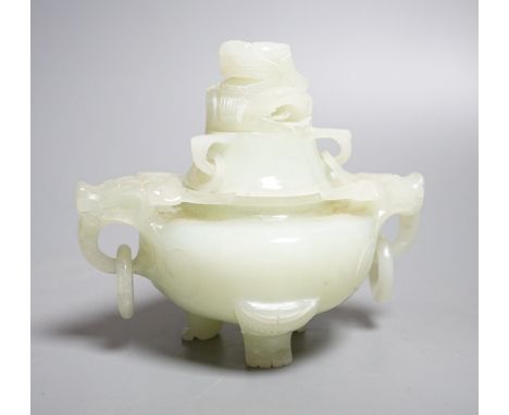 A Chinese bowenite jade censer and cover, overall height 12cm