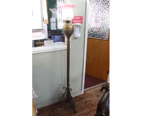 Brass reeded column standard oil lamp with etched glass shade, height 167cm.