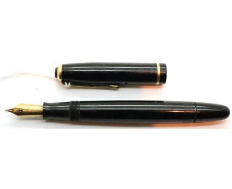Parker Duofold vintage fountain pen with 14ct gold nib and non original cover. P&amp;P Group 1 (£14+VAT for the first lot and