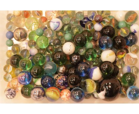 Box of vintage marbles. P&amp;P Group 1 (£14+VAT for the first lot and £1+VAT for subsequent lots) 
