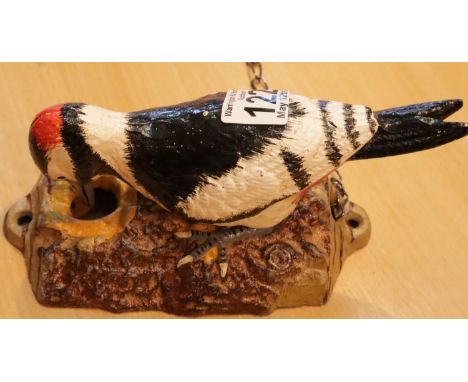 Cast iron Woodpecker door knocker, L: 20 cm. P&amp;P Group 1 (£14+VAT for the first lot and £1+VAT for subsequent lots) 
