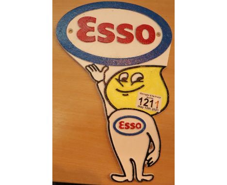 Cast iron Esso boy sign, L: 29 cm. P&amp;P Group 1 (£14+VAT for the first lot and £1+VAT for subsequent lots) 