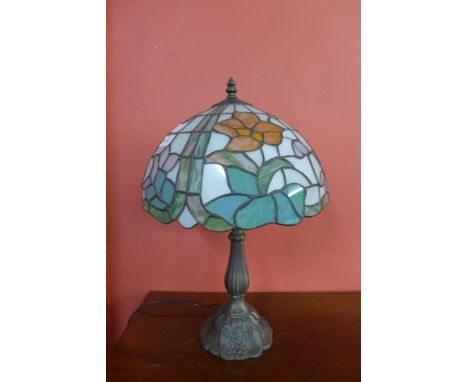 A Tiffany style table lamp 