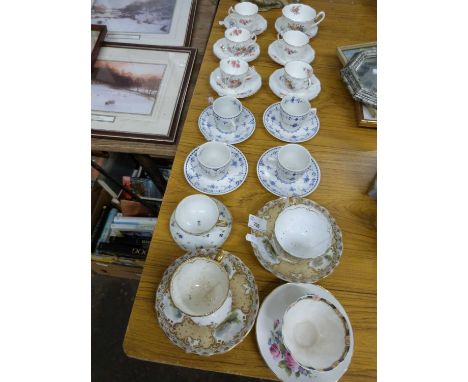 Mixed Lot: Various coffee and tea cups with saucers, assorted designs