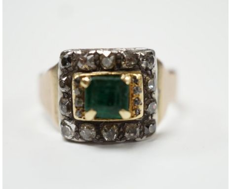 A George III 18ct, emerald and diamond cluster set mourning ring, with engraved inscription, 'H. Goodwin? died 18th Jan, 1790