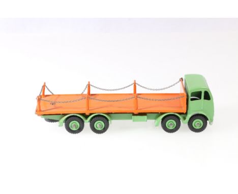 Dinky Supertoys 905 Foden flat truck with chains, 2nd type cab with mid green cab, hubs and chassis, orange flatbed, no box, 