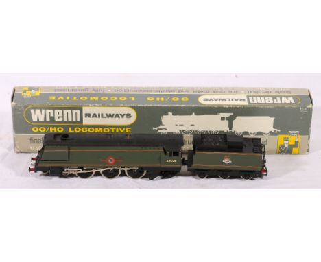 Wrenn OO gauge model railways W2267A 4-6-2 Lamport and Holt Merchant Navy class locomotive and tender 35026 BR green, boxed.