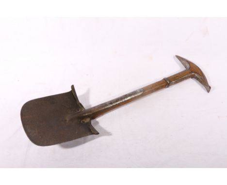 Edward Lucas & Son of Sheffield Military Department issue Wallace patent trench spade stamped C&M 1884, broad crows foot arro