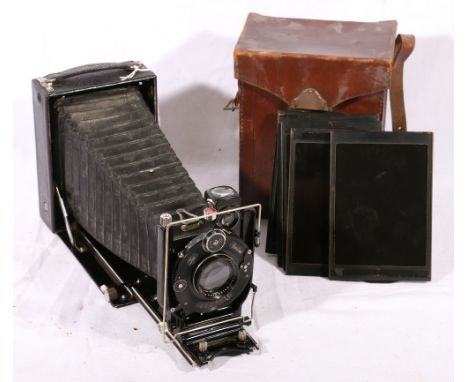 Ica Dresden compur folding bellows plate camera with Carl Zeiss Jena lens Tessar 1:45 f=15cm nr431829 in case.