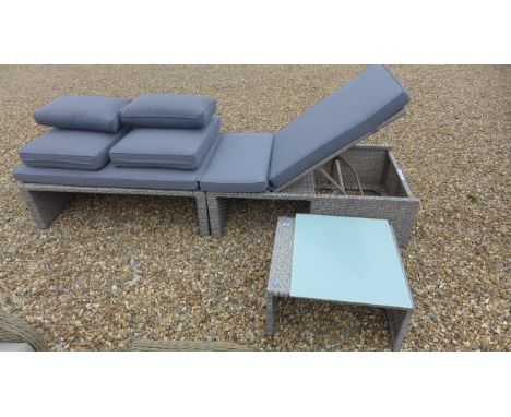 A Bramblecrest Chiltern bench/lounger