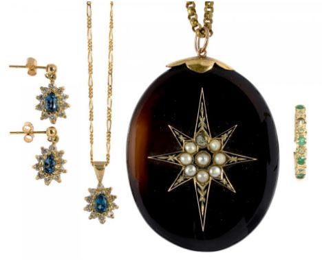 A GEM SET GOLD RING, DAMAGED, A BLUE AND WHITE GEM SET GOLD PENDANT AND NECKLET AND A PAIR OF EARRINGS EN SUITE, A VICTORIAN 