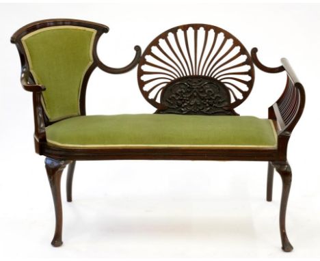 AN EDWARDIAN MAHOGANY SALON SOFA, 110CM W