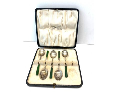 5 Silver jade handled tea spoons 