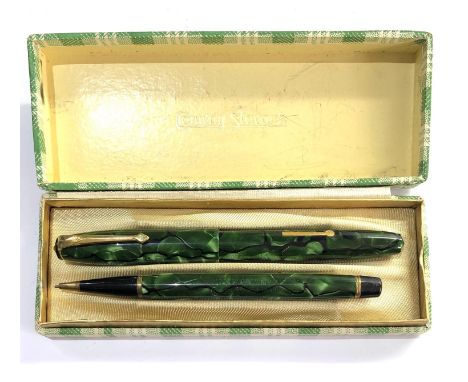 Vintage Conway Stewart 14 fountain pen set boxed please see images for details 