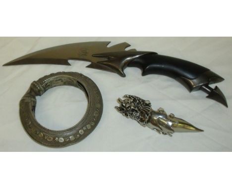 Ancient Warrior Klingon knife, small piece of quartz, white metal bangle (A/F), skull hinged ring 
