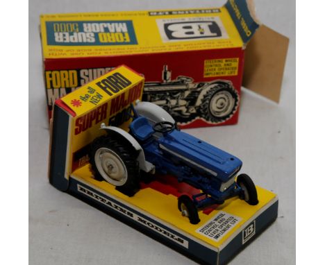 Britains Ford Super Major 5000 diesel tractor in original box (9527) (box flap torn)