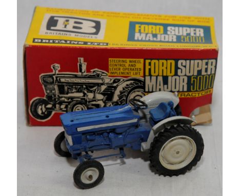 Britains Ford Super Major 5000 diesel tractor in original box (9527) (box flaps missing)