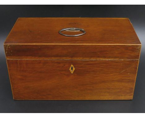 Georgian mahogany two compartment tea caddy with a central mixing bowl. 30cm x 16 cm x 16 cm. UK Postage £20. 