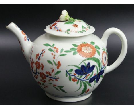 Antique Worcester hand painted famille verte porcelain teapot, circa 1770. 19cm long x 14.5 cm high. UK Postage £15. 