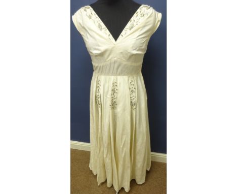 White silk full length wedding dress with silver thread and bead decoration - Vintage Clothing   Condition Report   Click her