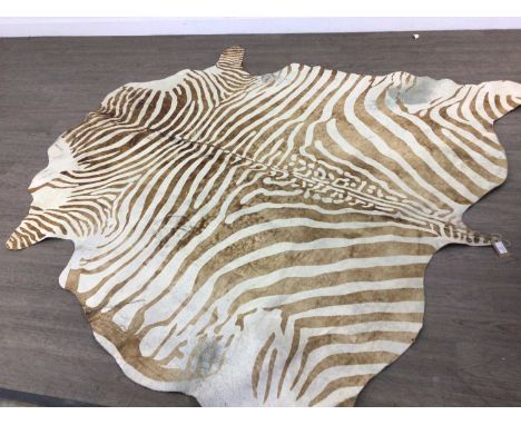 LARGE COW HIDE RUG 20TH CENTURY with zebra print decoration182cm long x 182cm wide