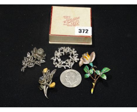     A Quantity Of Enamel &amp; Other Dress Brooches Etc                                 