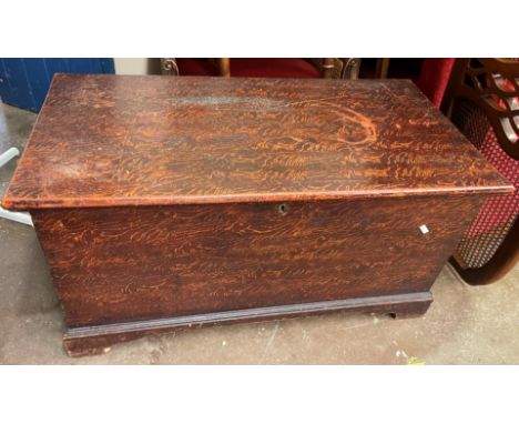 GOOD QUALITY VICTORIAN SCUMBLED PINE BLANKET TRUNK WITH CARRY HANDLES 