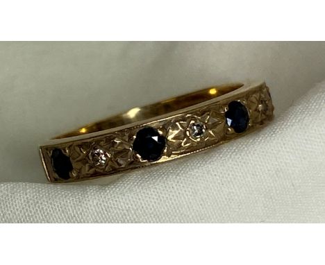 GOLD SAPPHIRE AND DIAMOND CHIP RING SIZE M, 2.9G APPROX