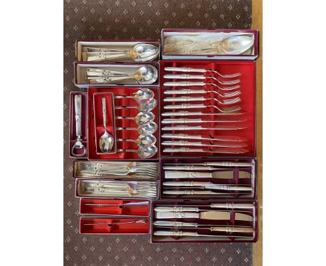 ONEIDA MORNING STAR DESIGN SILVER PLATED COMMUNITY PLATE CUTLERY COMPRISING DINNER PLATES AND FORKS, DESSERT KNIVES, FORKS AN