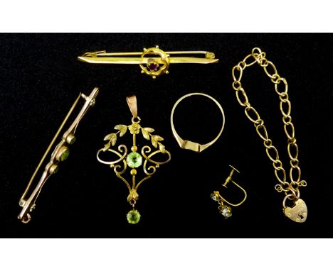 Edwardian 9ct gold peridot pendant, similar brooch, gold childs bracelet, stmapd 9ct, 15ct gold amethyst brooch and blue 9ct 