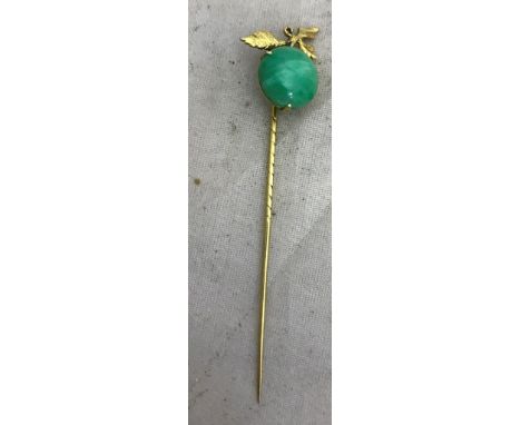 A gold vintage Chinese jade stick pin