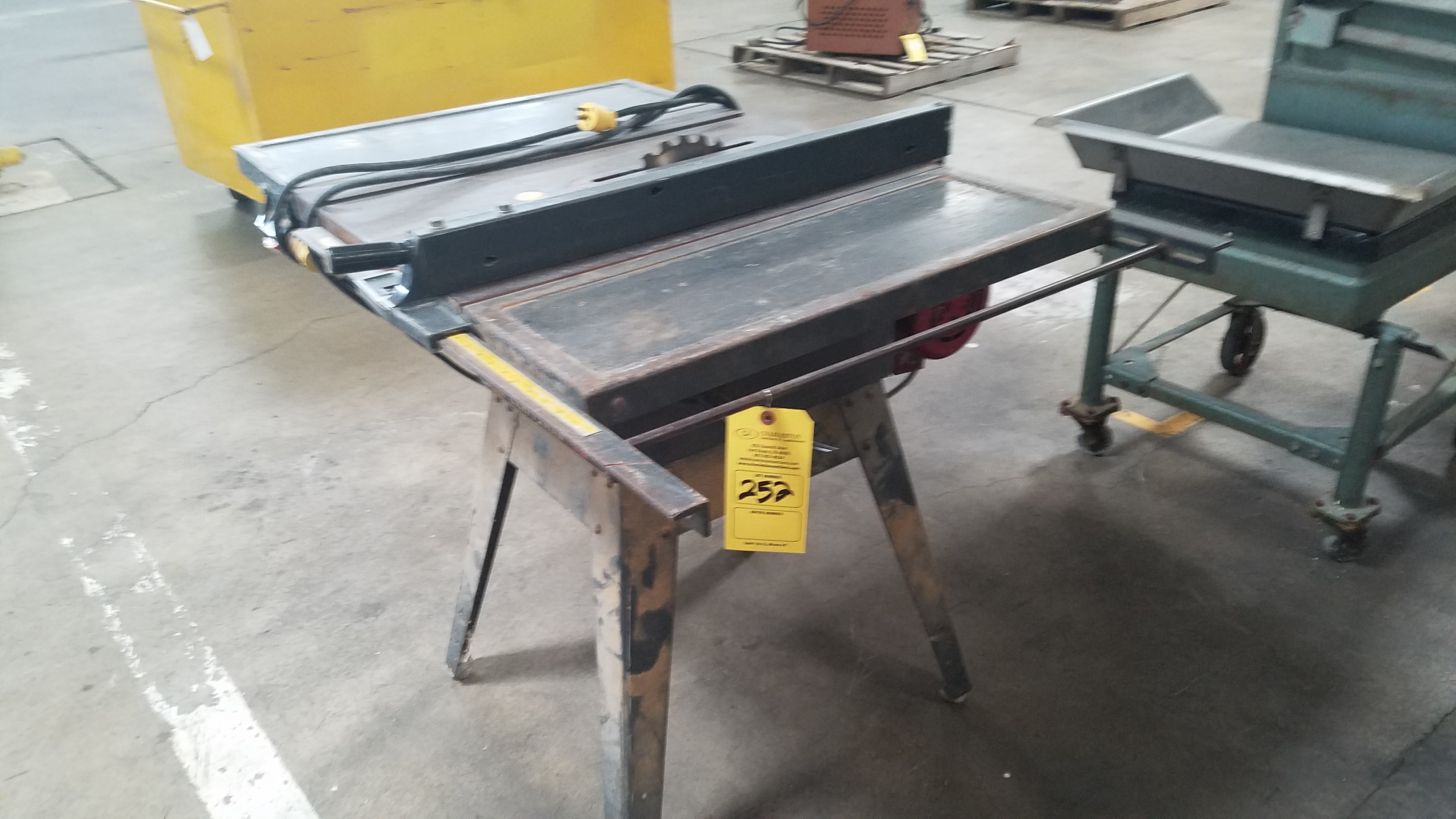 CRAFTSMAN 10" TABLE SAW; M 113298151; S 0037P0011