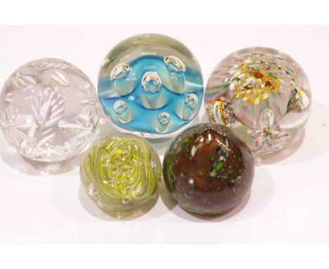 Five modern glass paperweights. P&amp;P Group 2 (£18+VAT for the first lot and £2+VAT for subsequent lots) 