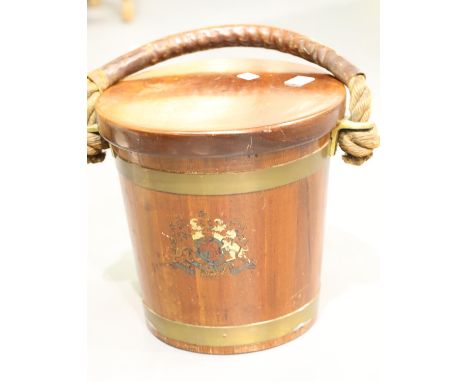 Heavy coopered lidded champagne bucket with lid and liner, H: 30 cm. P&amp;P Group 3 (£25+VAT for the first lot and £5+VAT fo