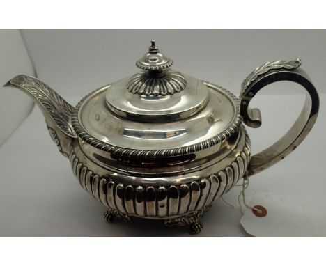 Georgian hallmarked silver teapot, London assay 1817, by Sarah and John William Blake, 798g.&nbsp;Condition report: Few minor