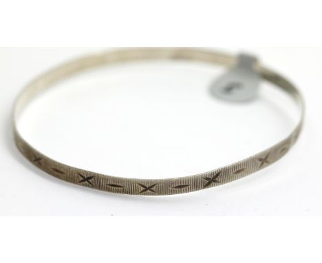 Vintage sterling silver diamond cut slave bangle, D: 6.4 cm, 3g. P&amp;P Group 1 (£14+VAT for the first lot and £1+VAT for su