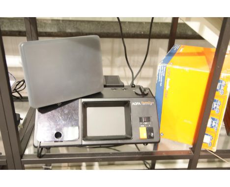 Projector and screen magnifier. This lot is not available for in-house P&P.Condition Report: All electrical items in this lot