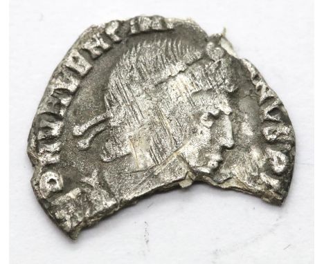 Roman Silver Siliqua of Valens. P&amp;P Group 1 (£14+VAT for the first lot and £1+VAT for subsequent lots) 