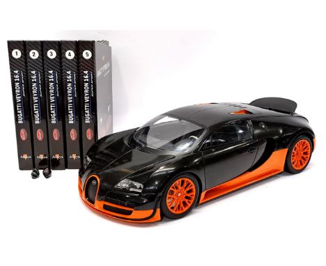 Altaya DeAgostini/Eaglemoss, a 1:8 scale Bugatti Veyron Die Cast Model Car complete with French edition magazines (Full run, 