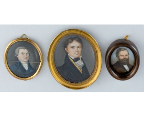 Unbekannter Miniaturist (um 1820/30) Commodore Nathaniel Dance  in dunklem Rock und gelber Weste. Oval. 6,5×5 cm (Spr.).  Daz