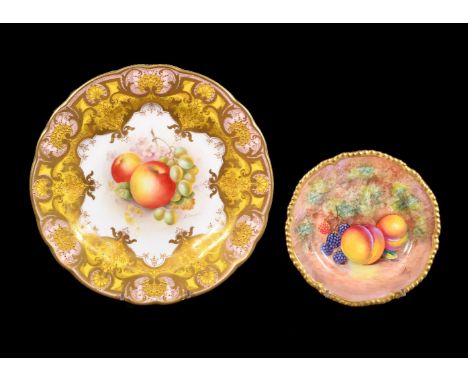 A Royal Worcester plate painted with fruit and signed by E. Townsend, date code for 1959, black printed factory mark, 23cm di
