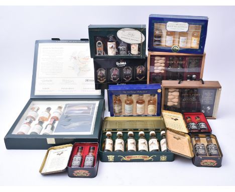 A collection of vintage &amp; later British &amp; American whiskies / whiskeys miniature boxed sets. The lot comprising of Cl