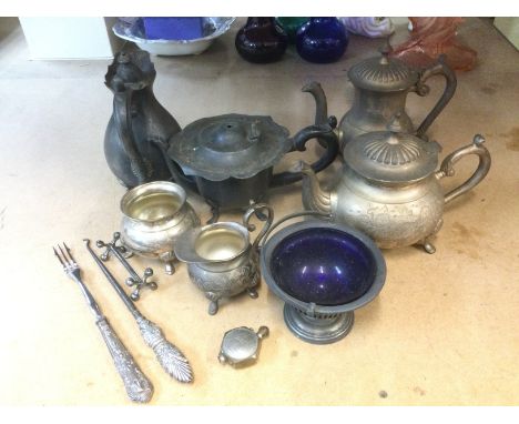 A silver handled button hook and toasting fork plus other metalware items. Shipping category D. NO RESERVE