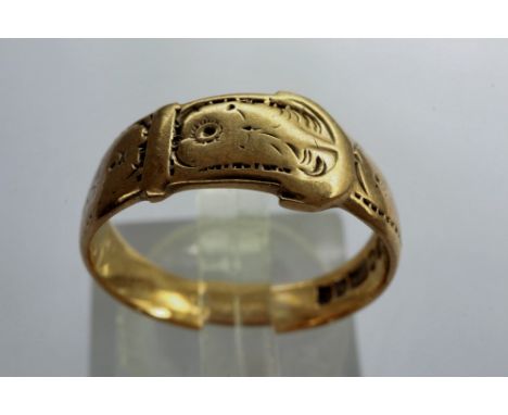 9ct gold belt buckle ring, size M, 2.8g. P&amp;P Group 1 (£14+VAT for the first lot and £1+VAT for subsequent lots) 