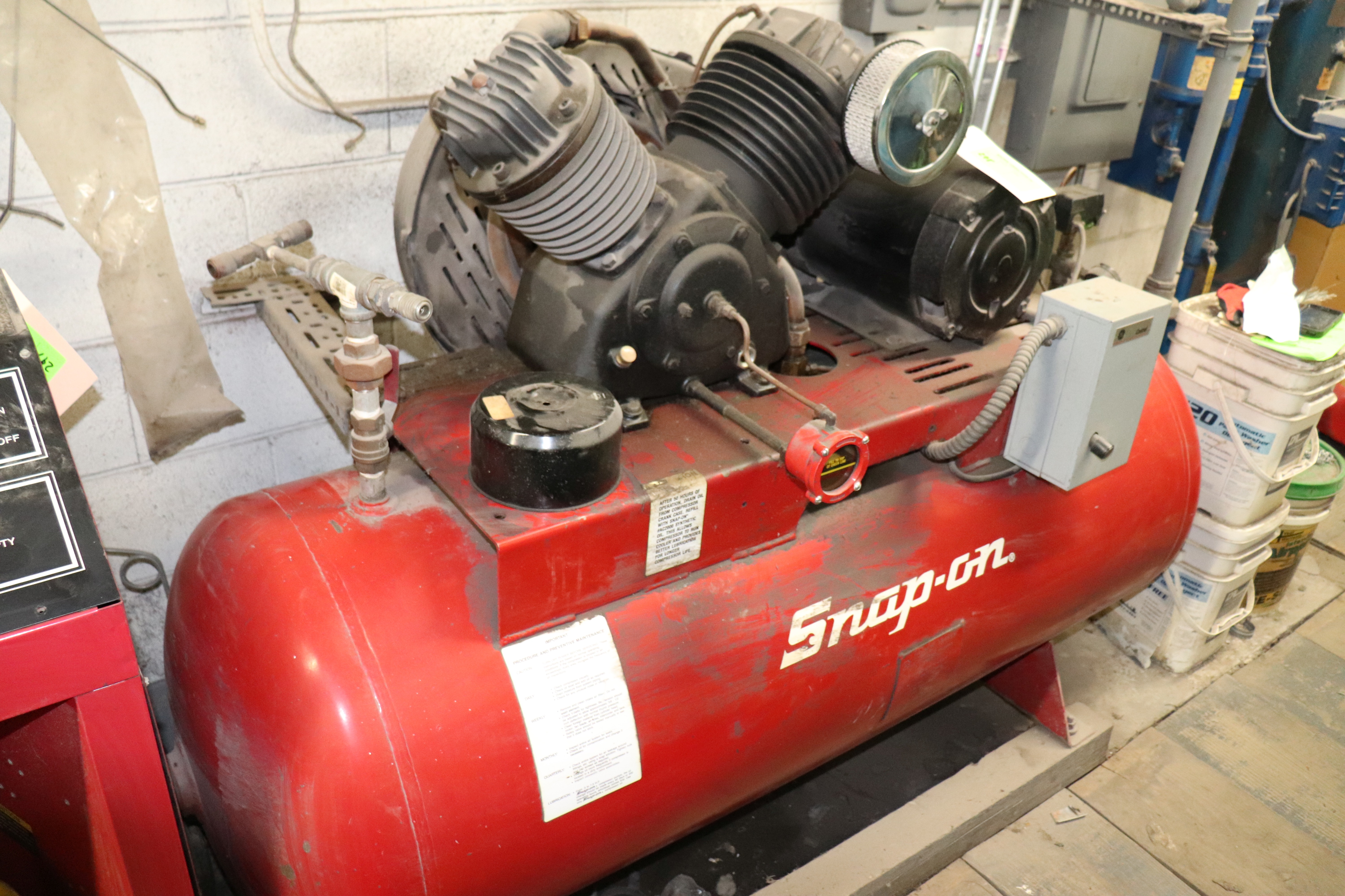 Snap On tools air compressor, model AC10120H, serial J4756