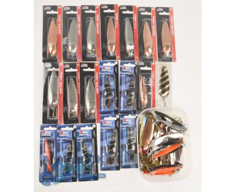 Abu Sweden 8 Toby 28g originals and 11 Toby Salmo 28-60g. All in original packs. Abu Toby's very light use, 22 mixed sizes