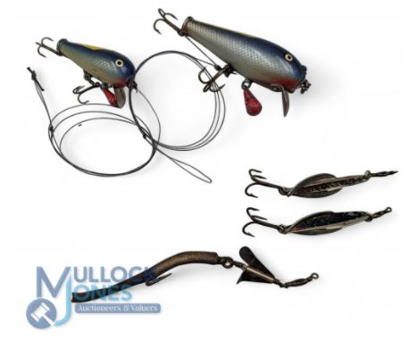 5x Period Hardy Bro Fishing Lures to include 2 wooden Jock Scott lures with red belly weights and 3 other spoons/lures 