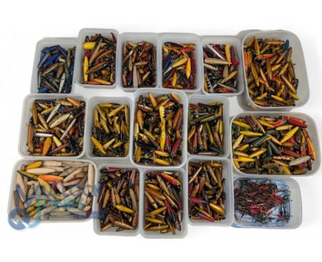 Large Quantity of Wooden Devon Minnow fishing Lures and trace (box)