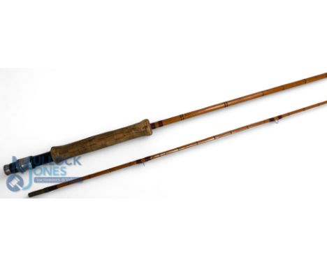 A split cane trout fly rod, make in Redditch ­- 9ft 6" 2pc line 7#, alloy uplocking reel seat, agate butt/tip rings. Looks ve