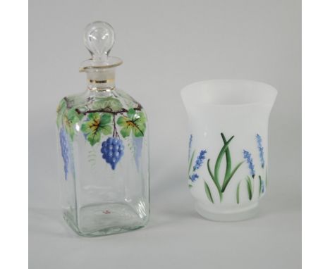 GLASS SQUARE WINE DECANTER with a pouring lip and tear shaped stopper, the shoulders enamelled with a trailing vine and each 